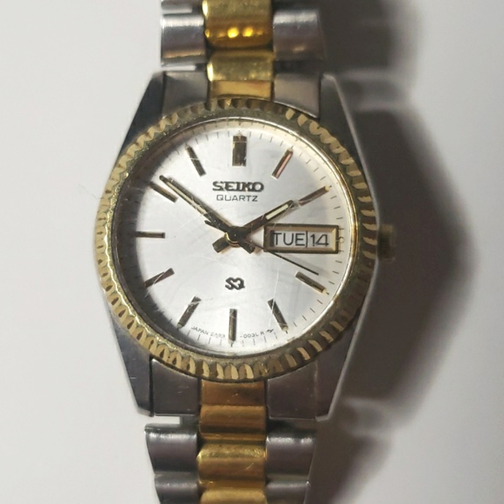 Seiko Quartz Vintage Water Resistant Two Tone Jubilee Band Fluted Bezel Watch - Picture 4 of 16